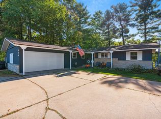 540 Park Ave, Waupaca, WI 54981