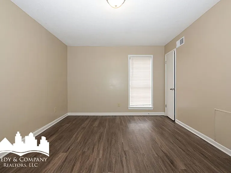 3782 Wychemere Dr — Photo 6