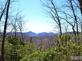 40 Continental Dr, Sapphire, NC 28774