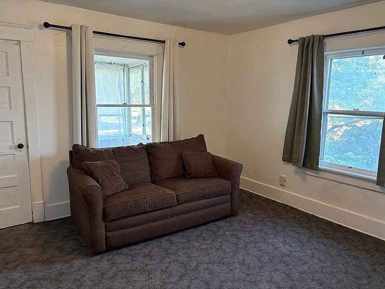 910 Rood Ave #4 — Photo 5
