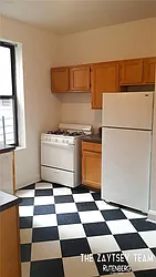 Rented by R New York