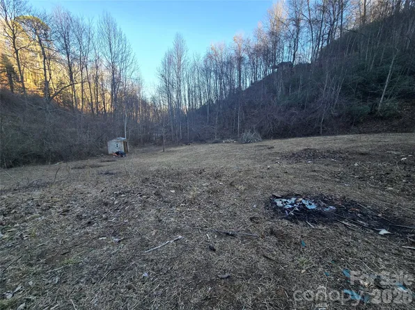 321 Mount Keys Dr, Bryson City, NC 28713