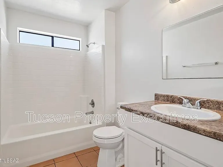 1107 W Sonora St #1 — Photo 13