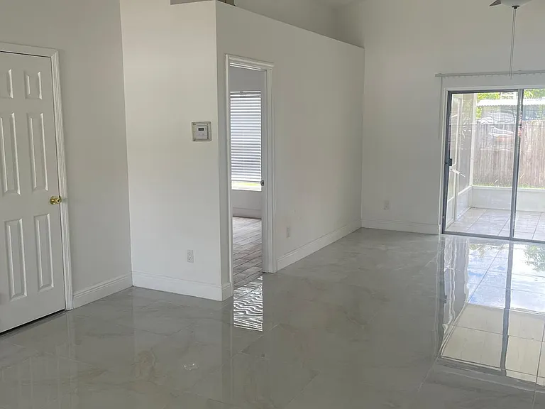 3405 Burlington Dr — Photo 6