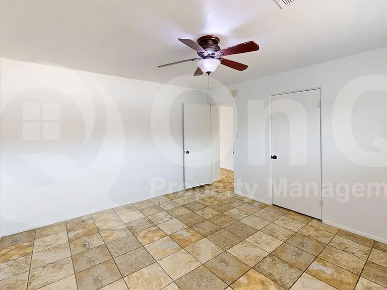 9803 N 7th Ave — Photo 6