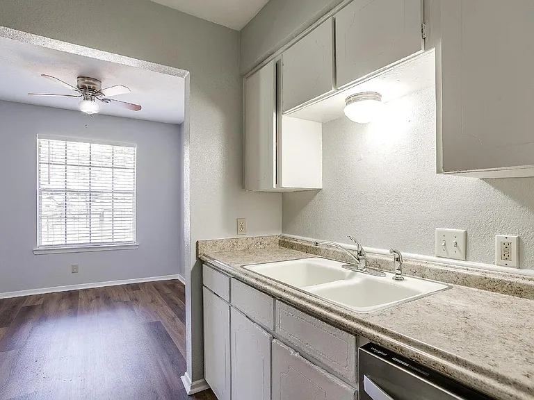 5201 Curzon Ave #5 — Photo 14