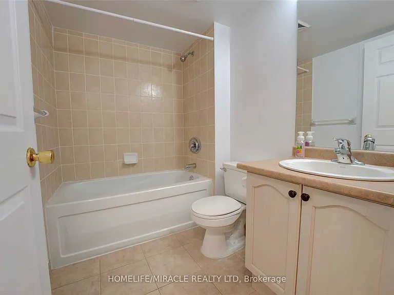 30 Grand Trunk Cres #1509 — Photo 21
