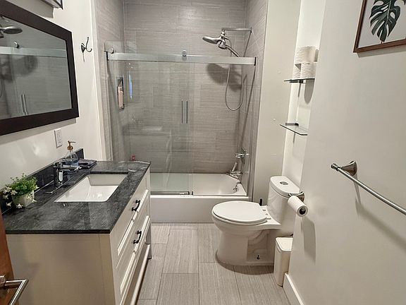 3rd image of 40 Westminster Ave APT 2