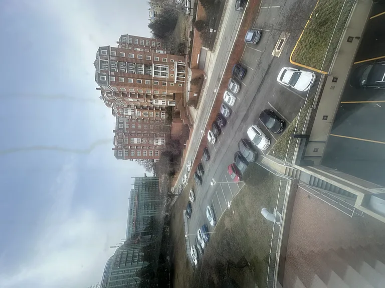 Calvert House Apartments — Photo 65