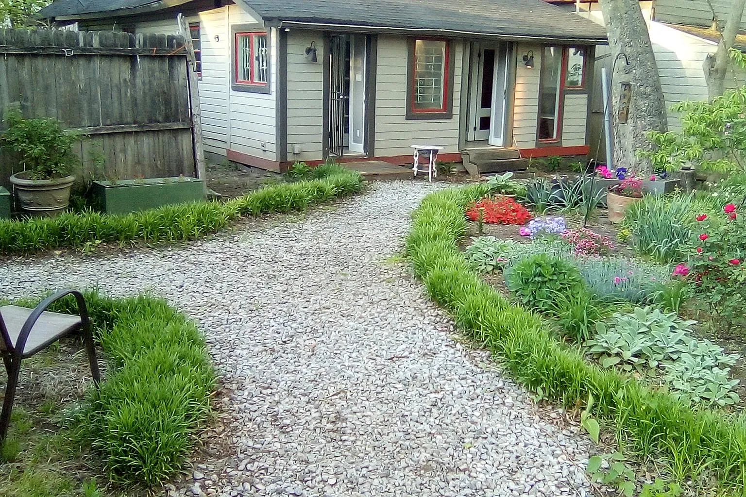 943 Wylie St SE — Photo 1