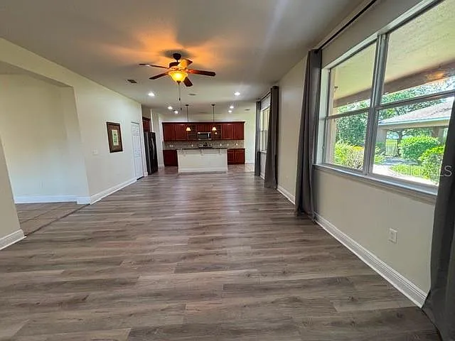 11844 Chateaubriand Ave — Photo 10