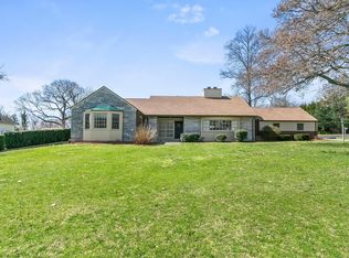 315 Algonquin Rd, Fairfield, CT 06825