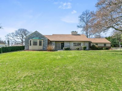 315 Algonquin Road, Fairfield, CT, 06825