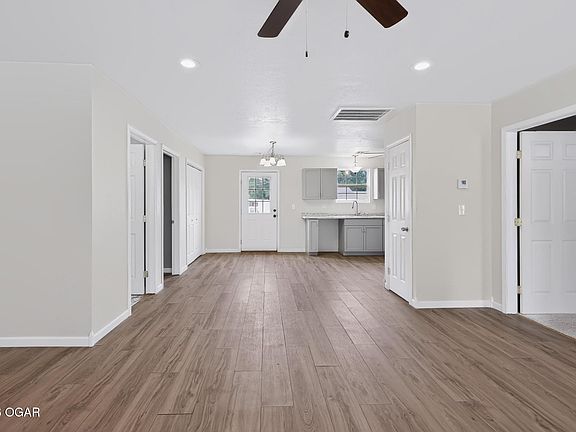 5th image of 301 N 4th St