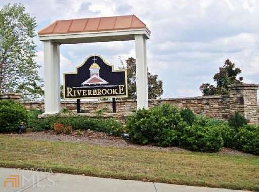 3rd image of 325 Fairpointe Pl