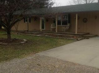 422 Deer Trail Dr, Thornville, OH 43076