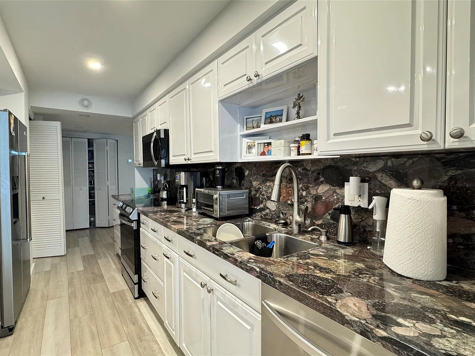2 bed, 2.0 bath, $4,800 — Photo 4