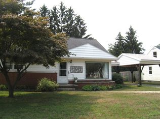 1049 W Summit Ave, Muskegon, MI 49441