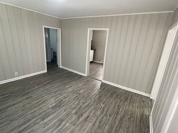 4th image of 512 S 1st St