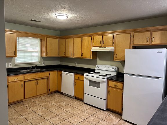 3rd image of 1201 Berdine Way