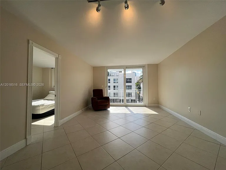 345 Ocean Dr #305 — Photo 8