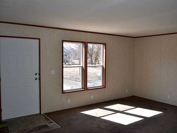 5th image of 477 Longwell Ave
