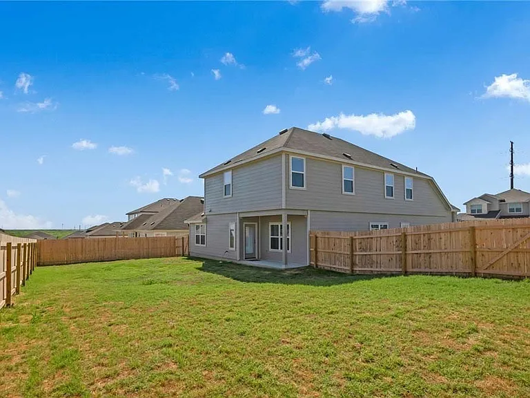 Black Cloud Dr — Photo 18