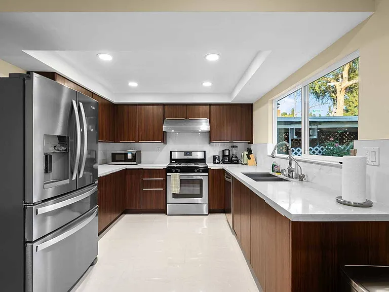 416 Camaritas Dr — Photo 15