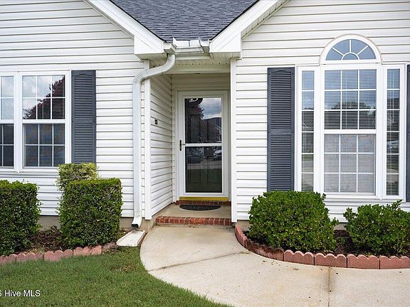4th image of 657 Devon Road