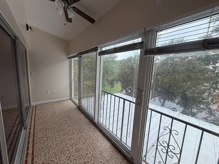 14279 Kendale Lakes Cir — Photo 32