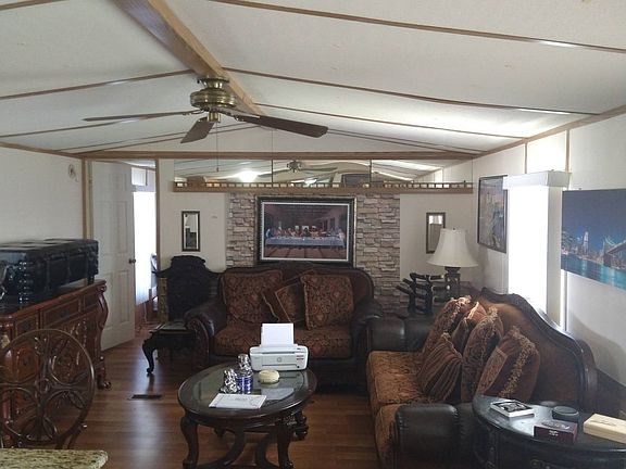 3rd image of 305 Gardenia Dr
