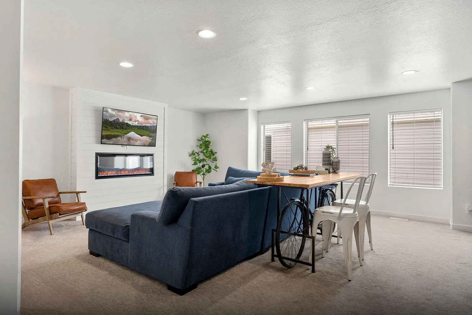 3 bed, 3.0 bath, 2066 sqft, $2,257 — Photo 1
