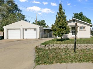 905 Macon St, Aurora, CO 80010