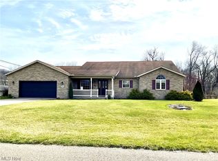 268 Clarence Dr SE, New Philadelphia, OH 44663