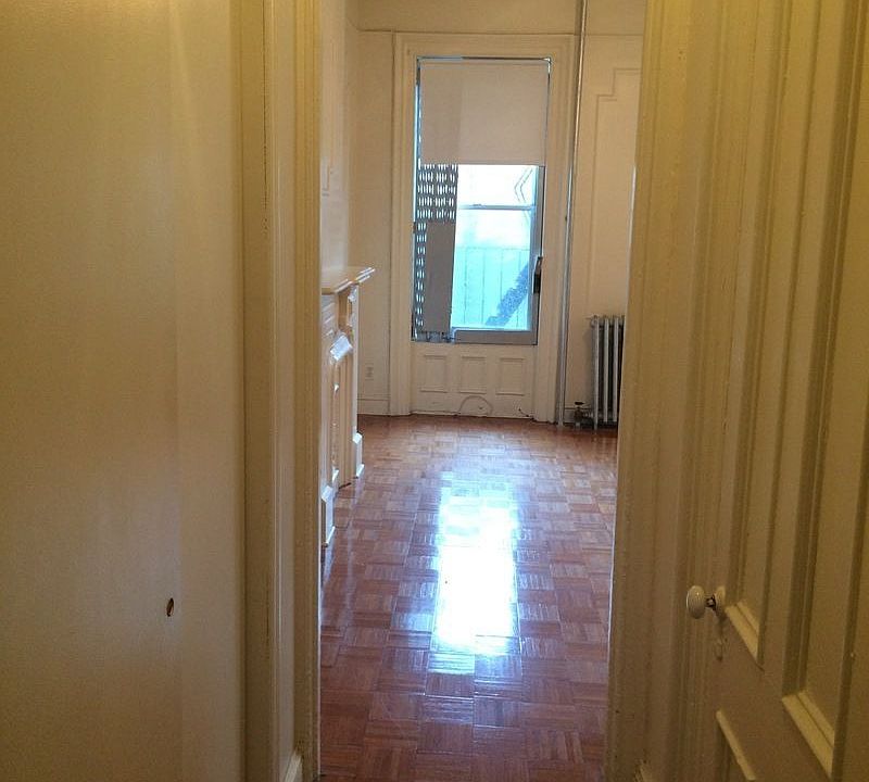 2nd image of 154 Gates Ave #2