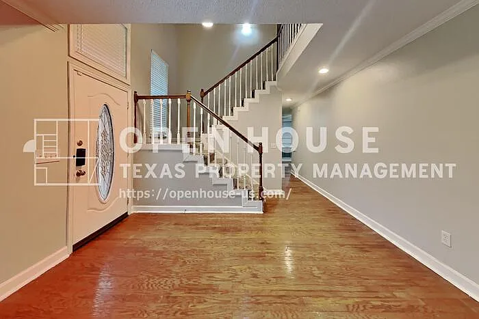 1014 Cheyenne Meadows Dr — Photo 3