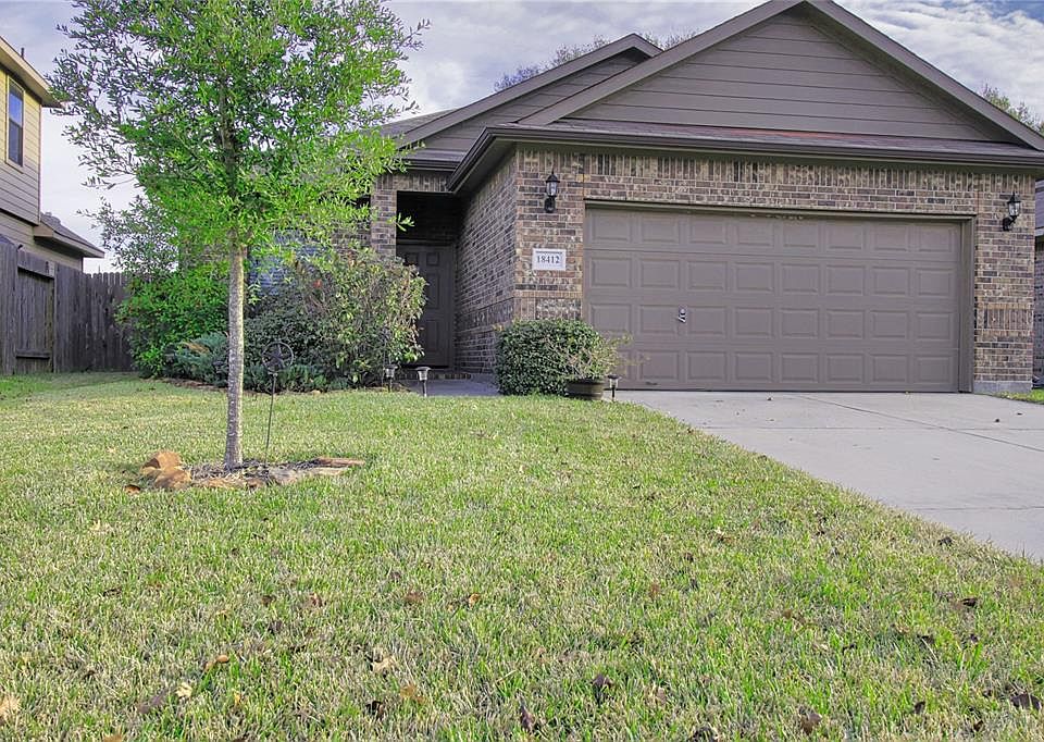 1st image of 18412 Sunrise Oaks Ct