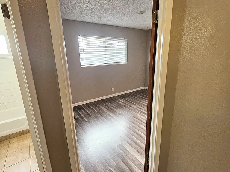 253 N Walnut Ave — Photo 13