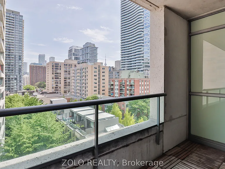285 Mutual St #709 — Photo 21