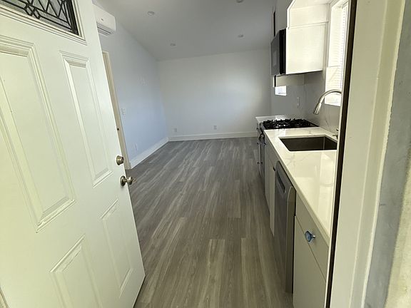 3rd image of 6546 Bobbyboyar Ave