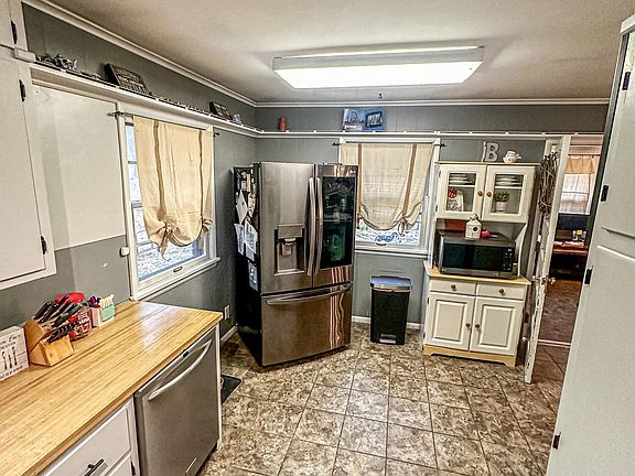 2nd image of 18 Valley Dr