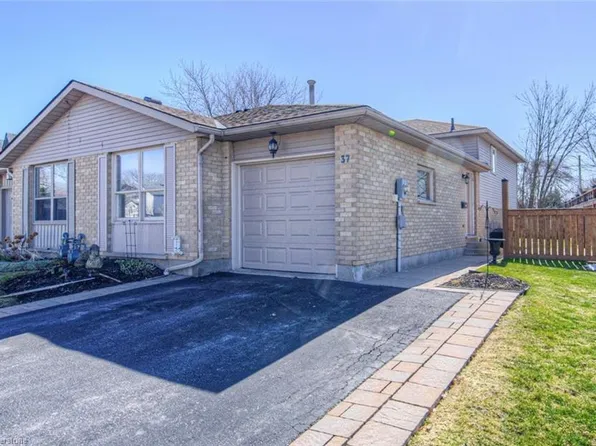 37 Sandalwood Dr, Cambridge, ON N1P 1A9