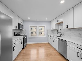 1618 Ashland Ave Floor 2, Des Plaines, IL 60016