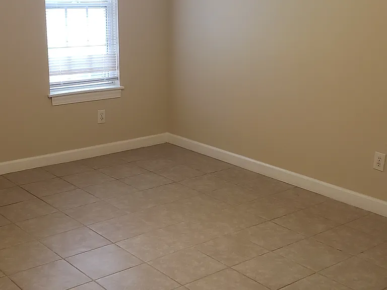 560 Snow Hill St #A — Photo 3