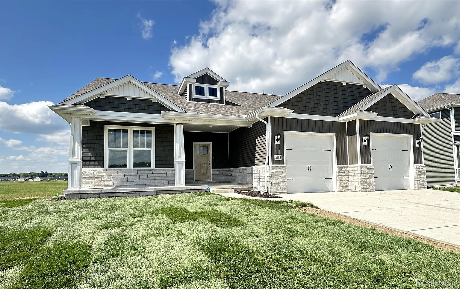 2184 Gambrel Ln photo 1