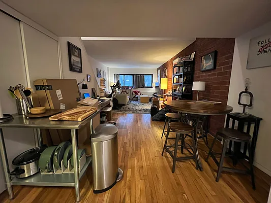 Rented by AZ REALTY NYC LLC | media 15