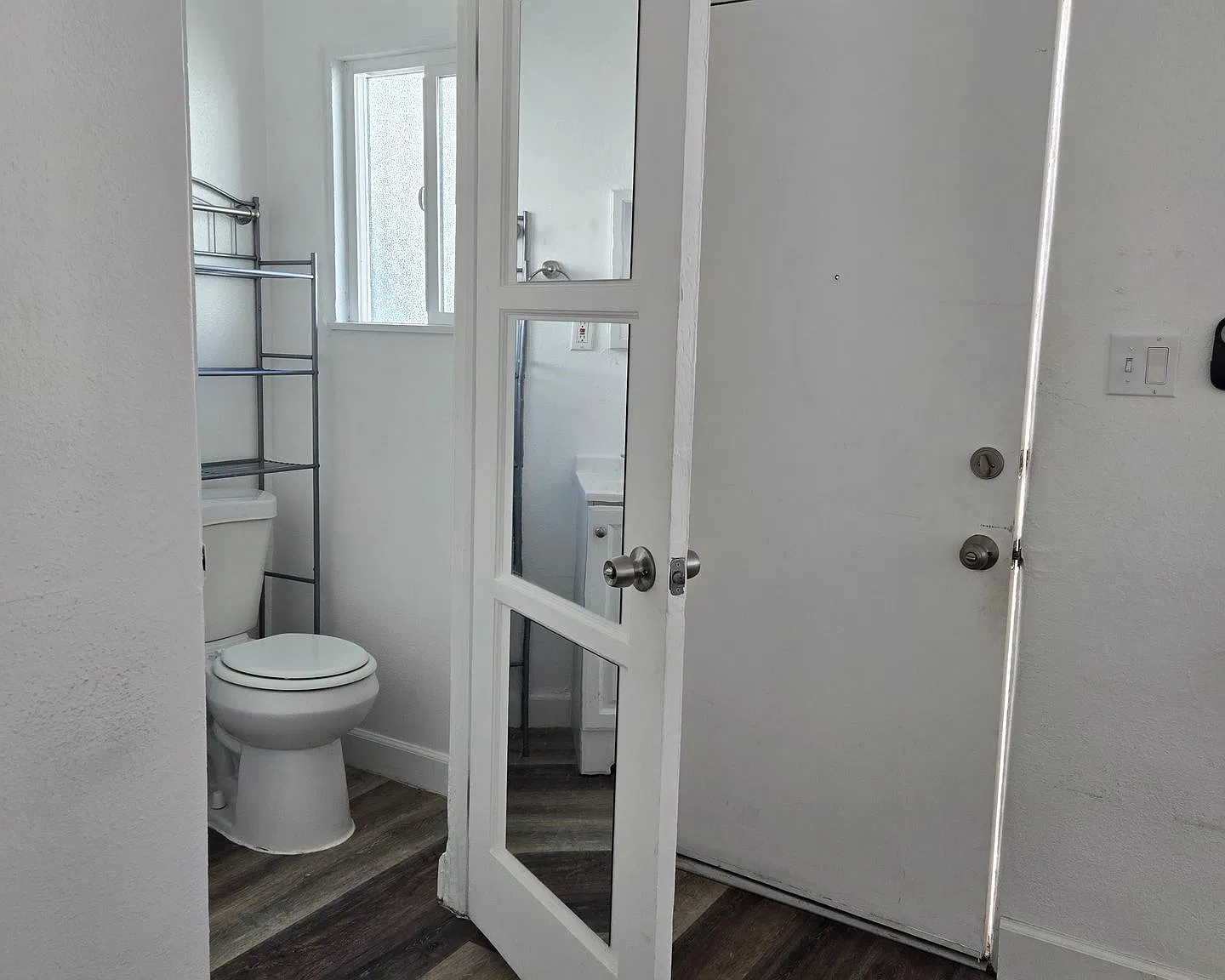 Studio, 400 sqft, $1,200 — Photo 3