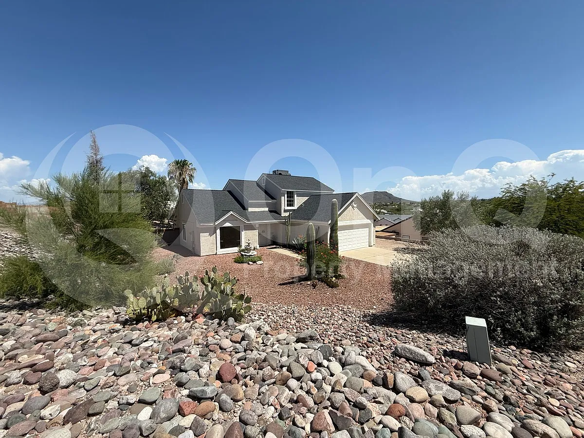 3 bed, 2.5 bath, 2034 sqft, $2,795 — Photo 3