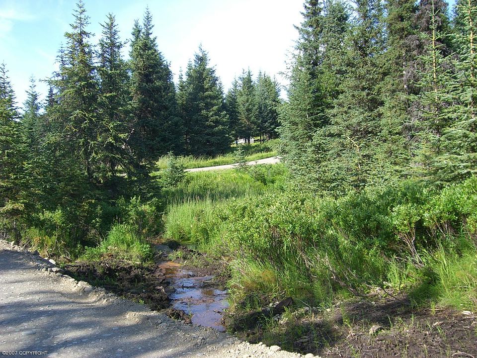2nd image of 1585 Garden Park
