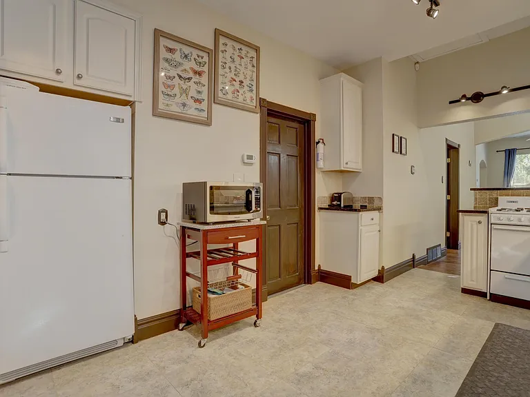 3311 Curtis St — Photo 10